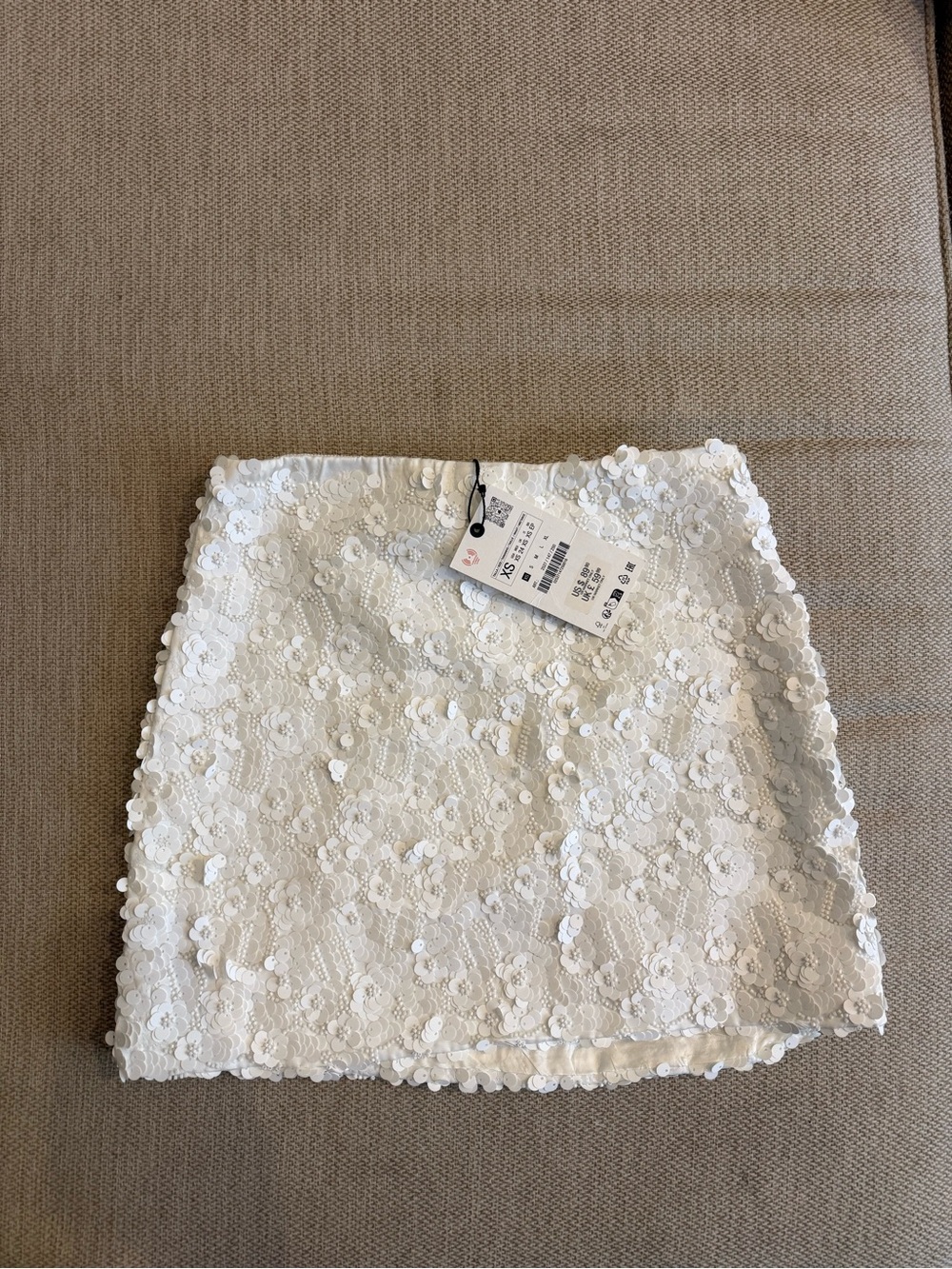Zara White Sequin Floral Lace Mini Skirt - Picture 1 of 3
